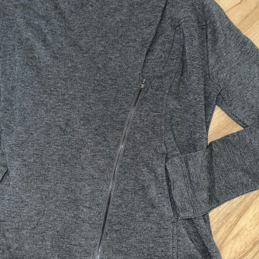 H by Bordeaux Gray Asymmetric S Sweater - Picture 4 of 8